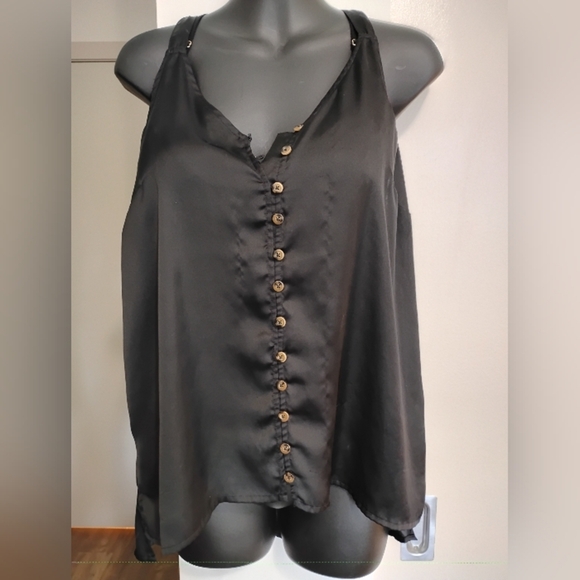 Casual Elegance Black Satin Button-Up Women's Tank - Picture 1 of 9